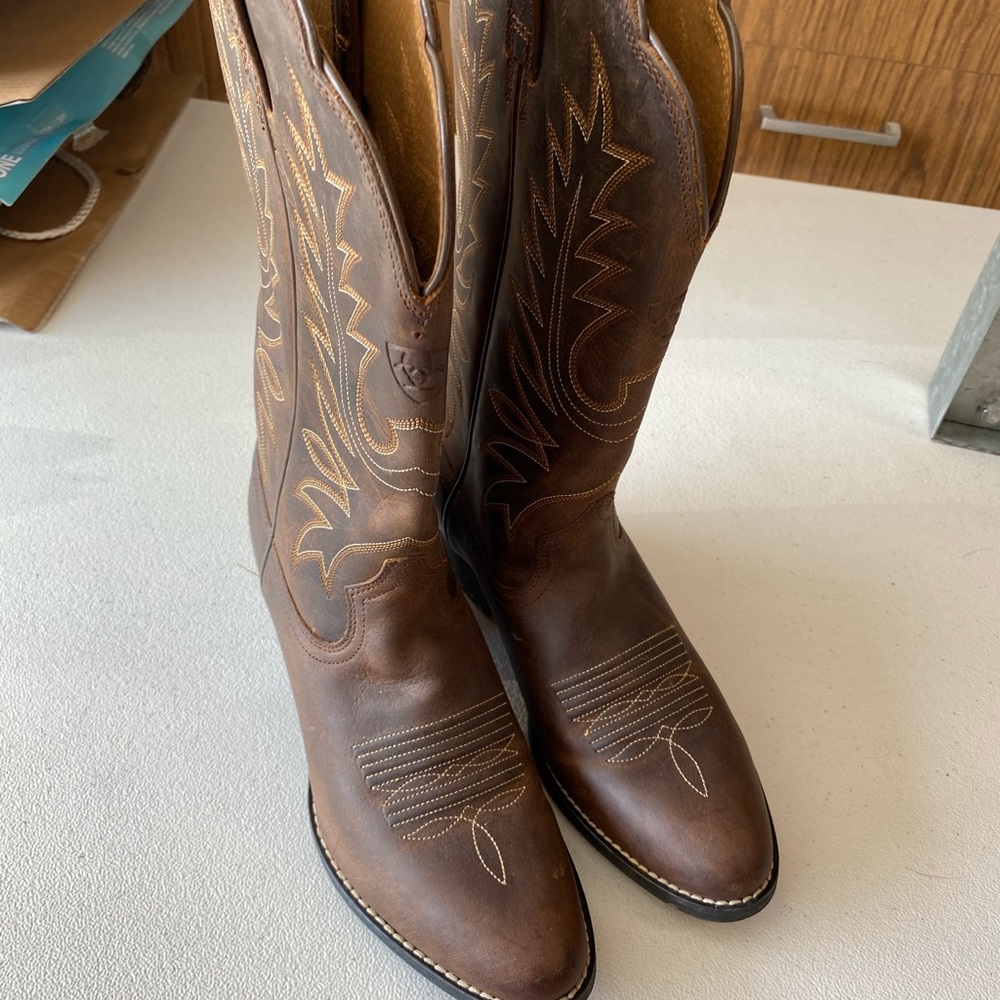 Ariat cowboy boots